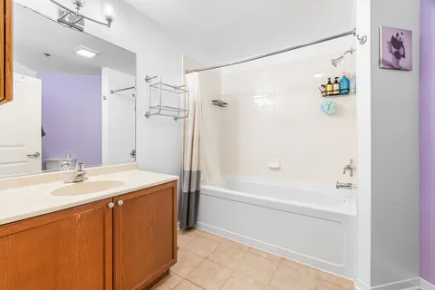 $375,000 | 437 West Division Street, Unit 814, Chicago, IL 60610