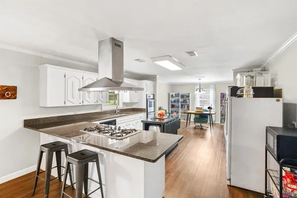 $350,000 | 1402 Levee Drive, Houma, LA 70360