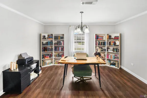 $350,000 | 1402 Levee Drive, Houma, LA 70360