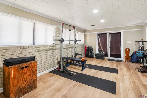 $350,000 | 1402 Levee Drive, Houma, LA 70360