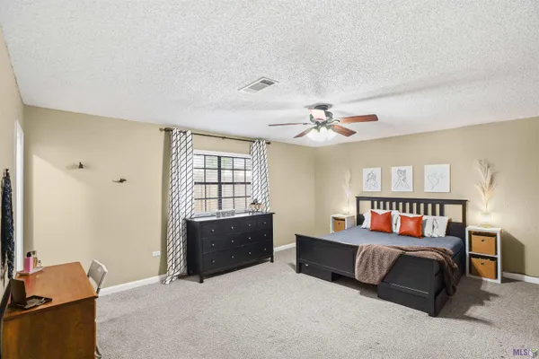 $350,000 | 1402 Levee Drive, Houma, LA 70360