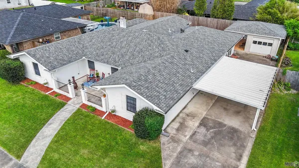 $350,000 | 1402 Levee Drive, Houma, LA 70360