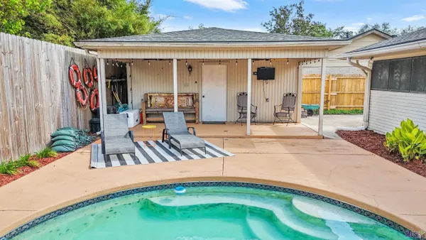 $350,000 | 1402 Levee Drive, Houma, LA 70360