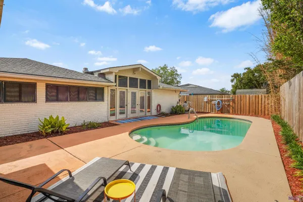 $350,000 | 1402 Levee Drive, Houma, LA 70360