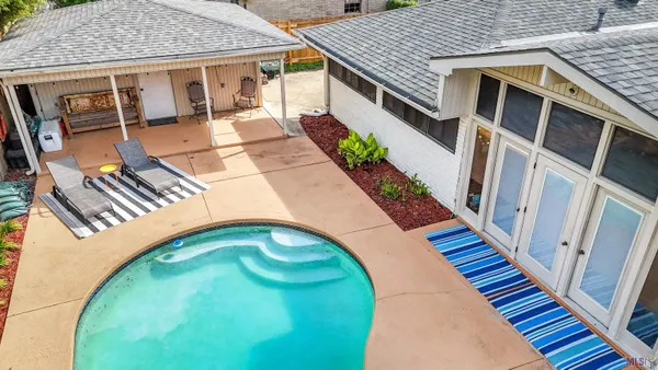 $350,000 | 1402 Levee Drive, Houma, LA 70360