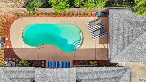 $350,000 | 1402 Levee Drive, Houma, LA 70360