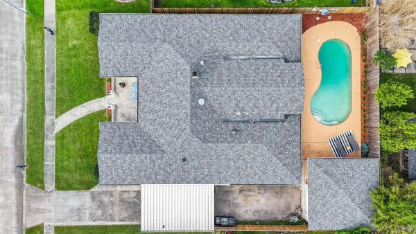 $350,000 | 1402 Levee Drive, Houma, LA 70360