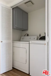 $919,000 | 1900 Vine Street, Unit 403, Los Angeles, CA 90068