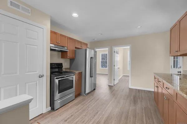 $1,900 | 8-10 Rimmondale Street, Seymour, CT 06483