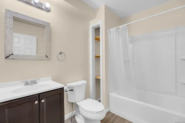 $1,900 | 8-10 Rimmondale Street, Seymour, CT 06483