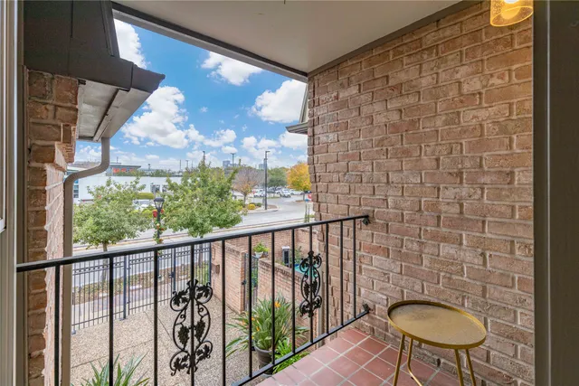 $3,600 | 3139 Bissonnet Street, Houston, TX 77005