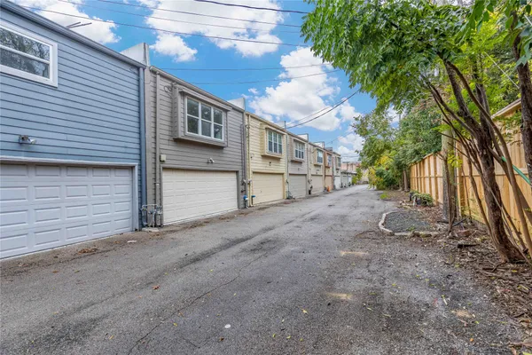 $3,400 | 3139 Bissonnet Street, Houston, TX 77005