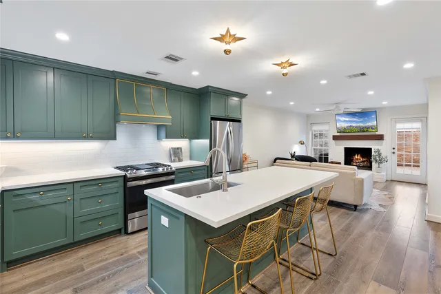 $3,600 | 3139 Bissonnet Street, Houston, TX 77005