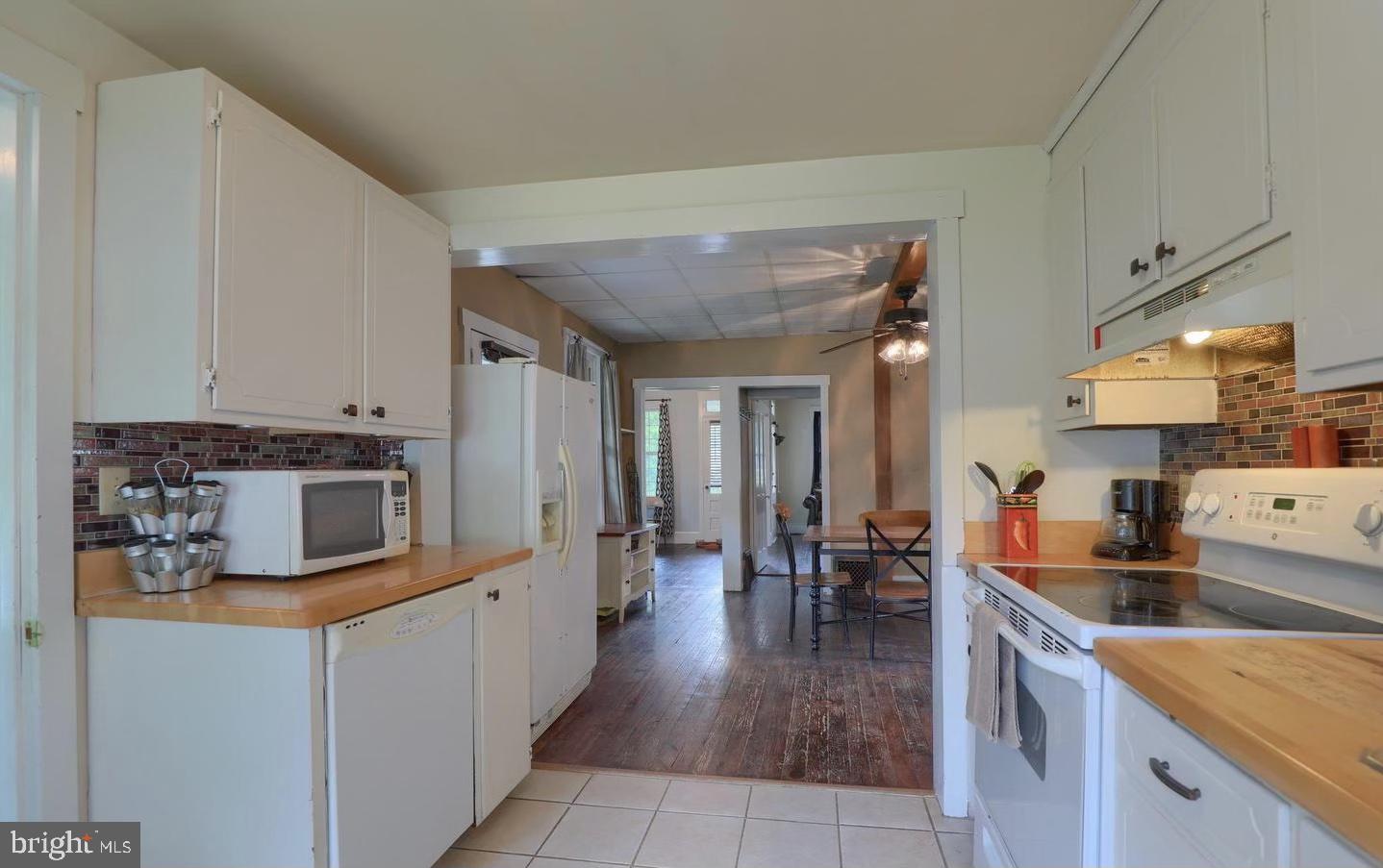 124 Akron Road Ephrata, PA 17522 - Photo 10 of 15 Gallery Image 10