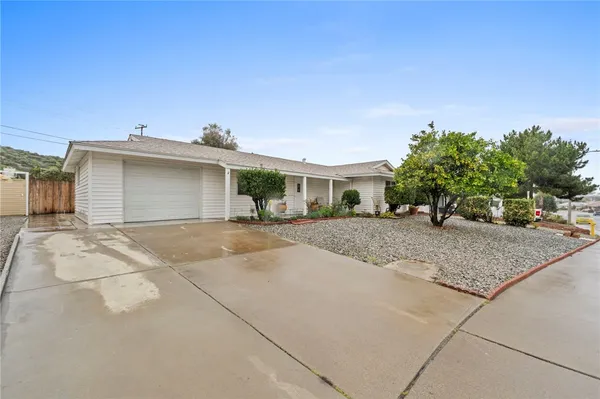 $395,000 | 27319 Capilano Drive, Menifee, CA 92586