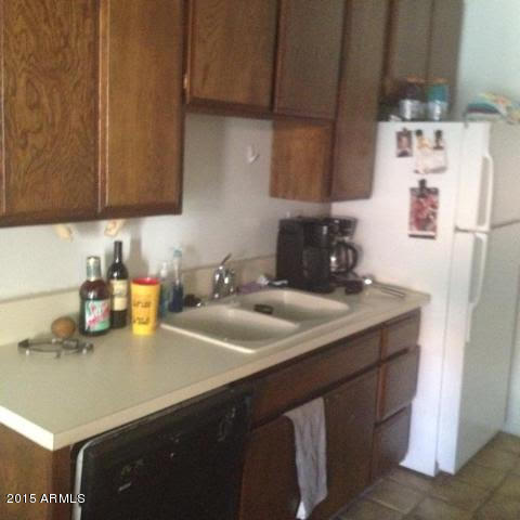 5525 East Thomas Road, Unit D7 Phoenix, AZ 85018 - Photo 5 of 5 Kitchen