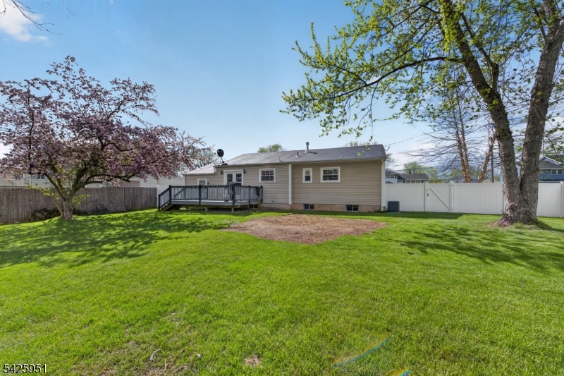 16 Devonshire Terrace Flanders, NJ 07836 - Photo 3 of 27