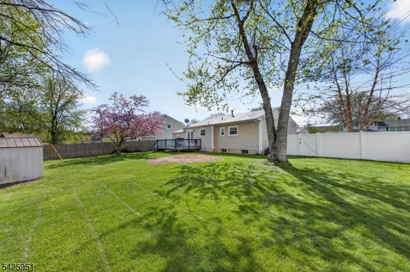 16 Devonshire Terrace Flanders, NJ 07836 - Photo 4 of 27