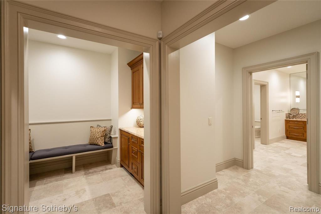 984 Lake Shore Road Grosse Pointe Shores, MI 48236 - Photo 32 of 43