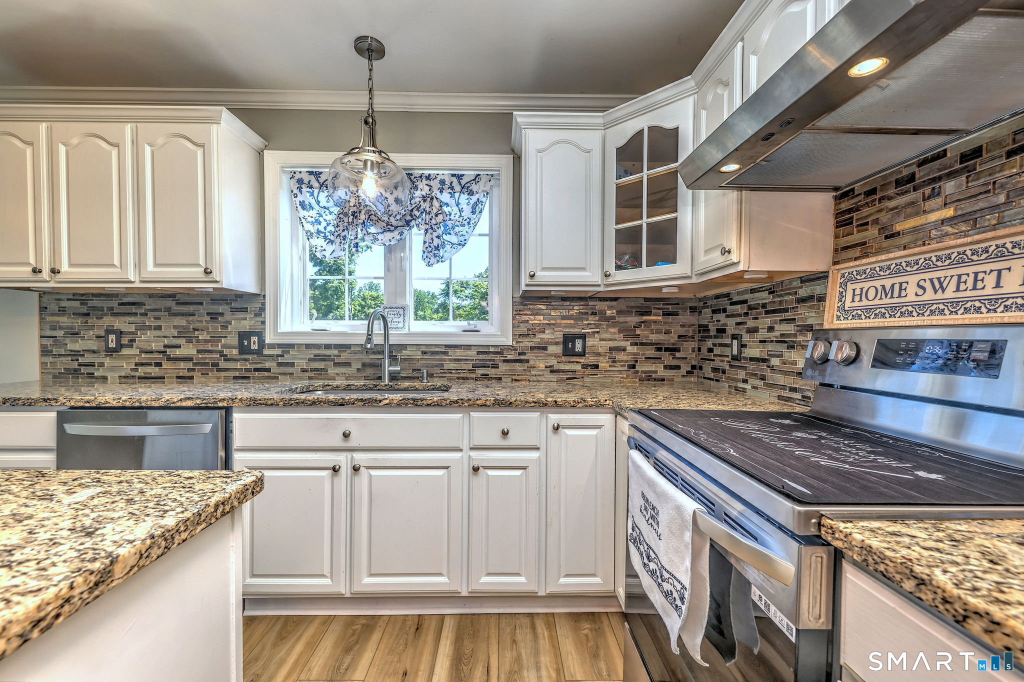 74 Quaker Farms Road Oxford, CT 06478 - Photo 4 of 40