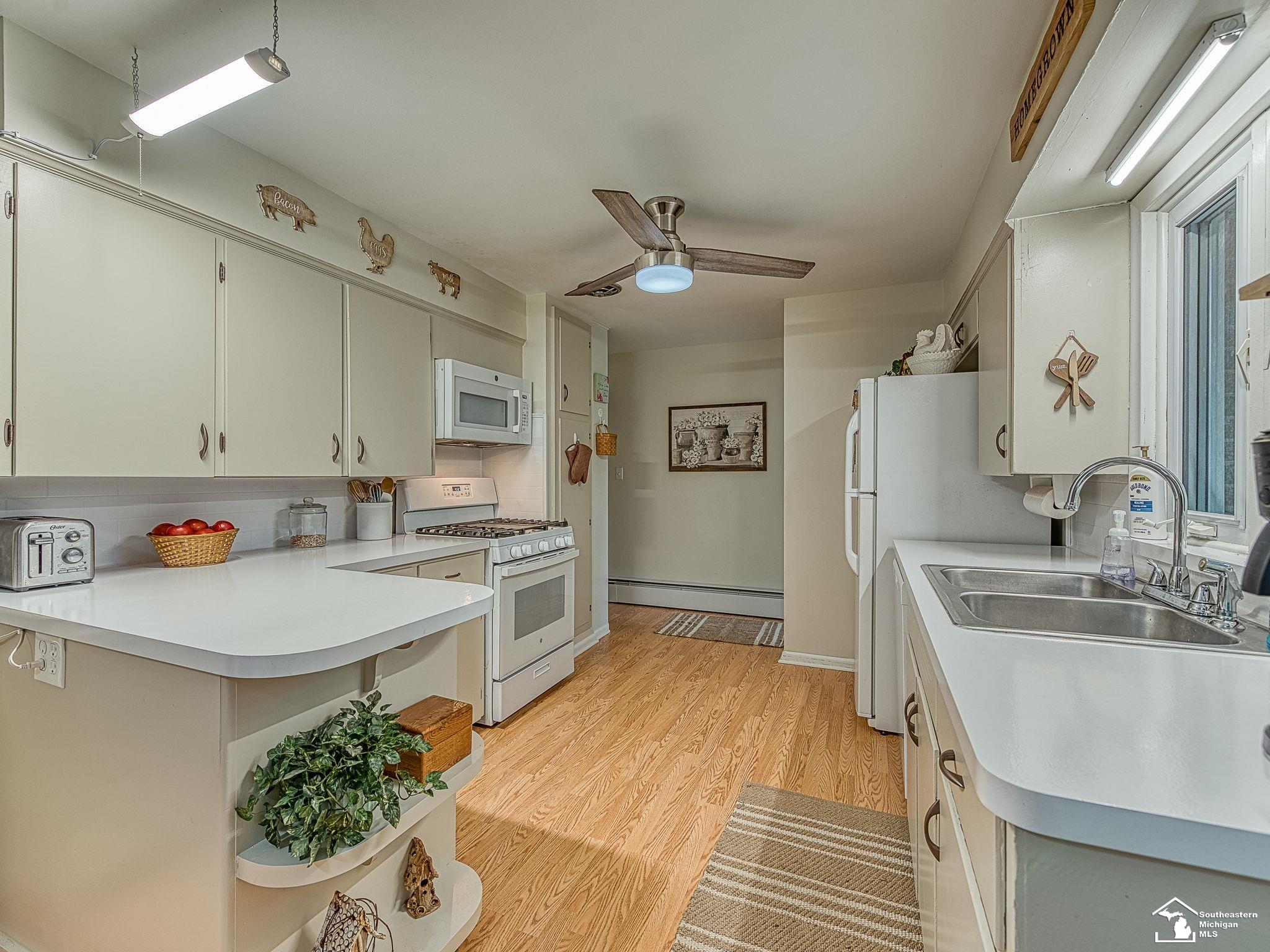 4060 Bluebush Road Monroe, MI 48162 - Photo 2 of 48 Gallery Image 2
