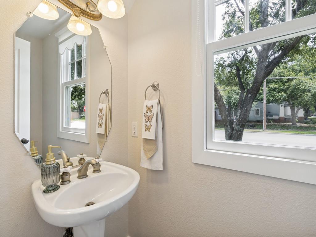 4947 Reiger Avenue Dallas, TX 75214 - Photo 28 of 35