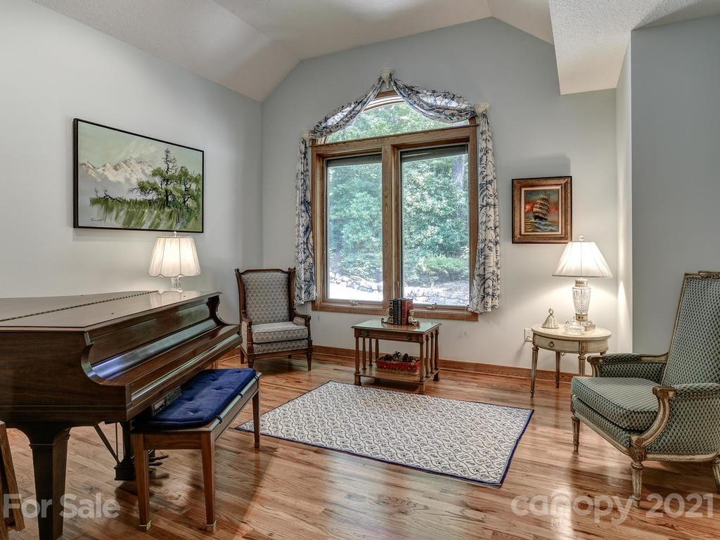 124 Hawk Ridge Asheville, NC 28804 - Photo 11 of 36 Gallery Image 11