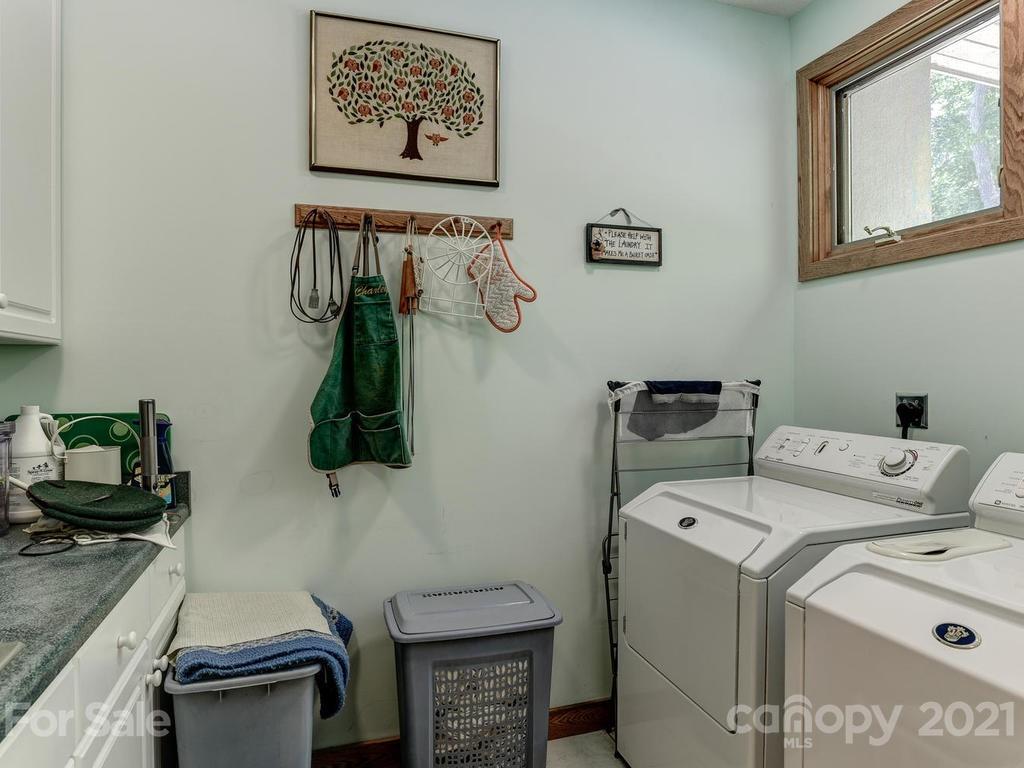 124 Hawk Ridge Asheville, NC 28804 - Photo 13 of 36 Gallery Image 13