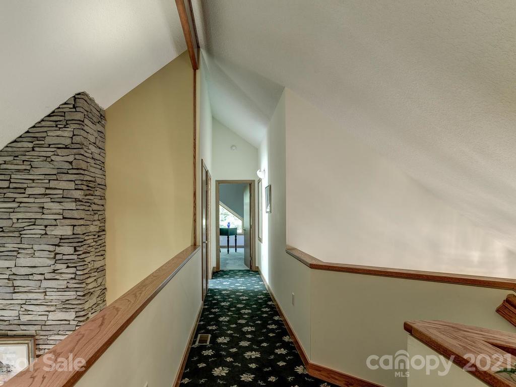 124 Hawk Ridge Asheville, NC 28804 - Photo 19 of 36 Gallery Image 19