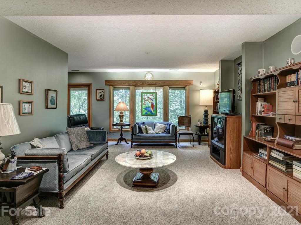 124 Hawk Ridge Asheville, NC 28804 - Photo 24 of 36 Gallery Image 24