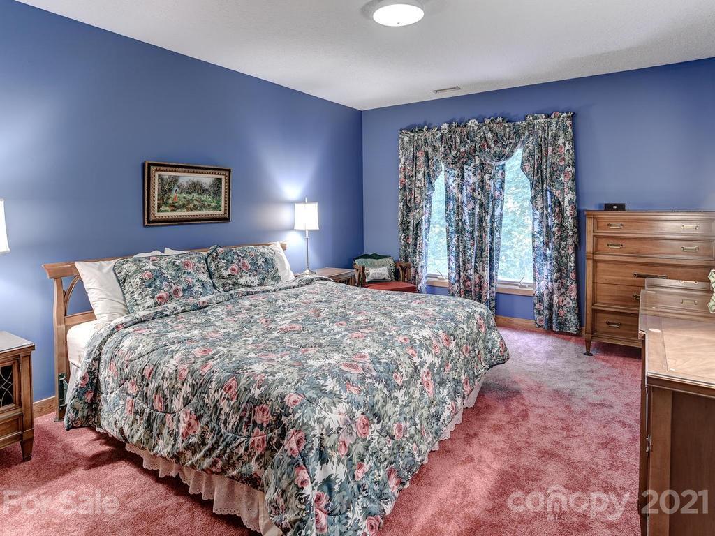124 Hawk Ridge Asheville, NC 28804 - Photo 25 of 36 Gallery Image 25