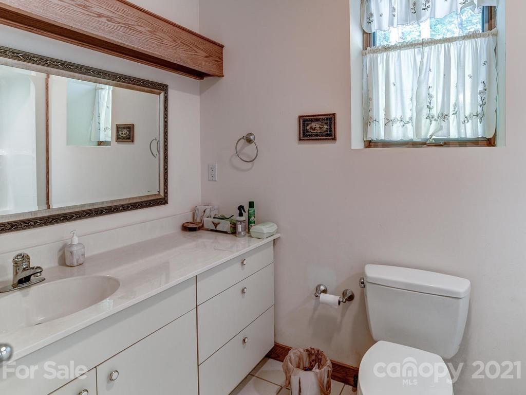 124 Hawk Ridge Asheville, NC 28804 - Photo 27 of 36 Gallery Image 27