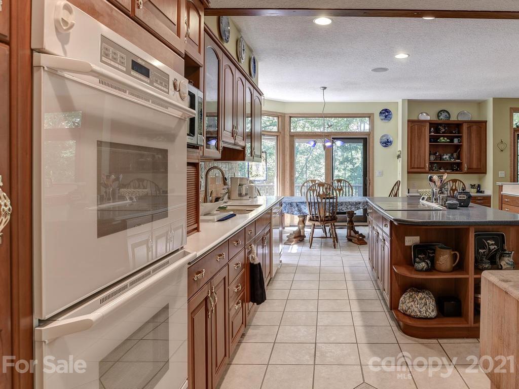 124 Hawk Ridge Asheville, NC 28804 - Photo 8 of 36 Gallery Image 8