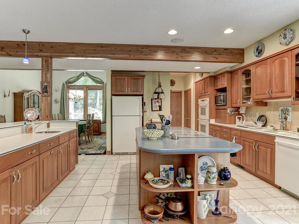 124 Hawk Ridge Asheville, NC 28804 - Photo 9 of 36 Gallery Image 9