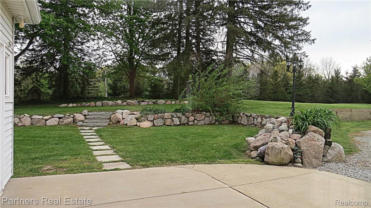 4524 Pinckney Road Howell, MI 48843 - Photo 46 of 58 25. 4524 Pinckney Rd property