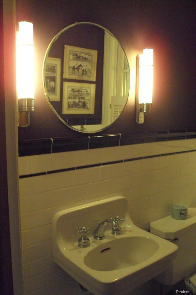 894 Westchester Road Grosse Pointe, MI 48230 - Photo 9 of 22 847 9.jpg