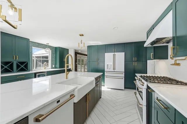 $1,799,000 | 124 Everett Street, Natick, MA 01760