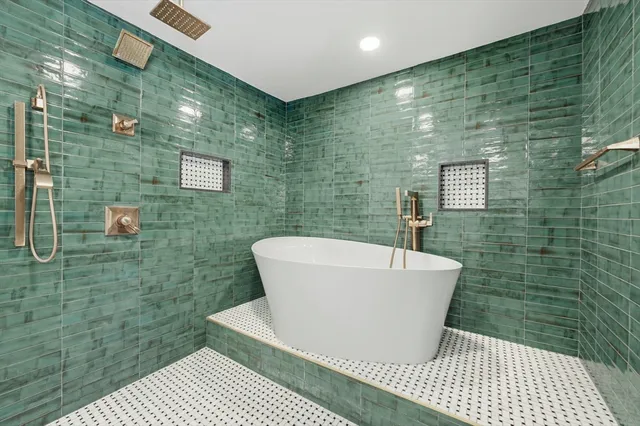 $1,799,000 | 124 Everett Street, Natick, MA 01760