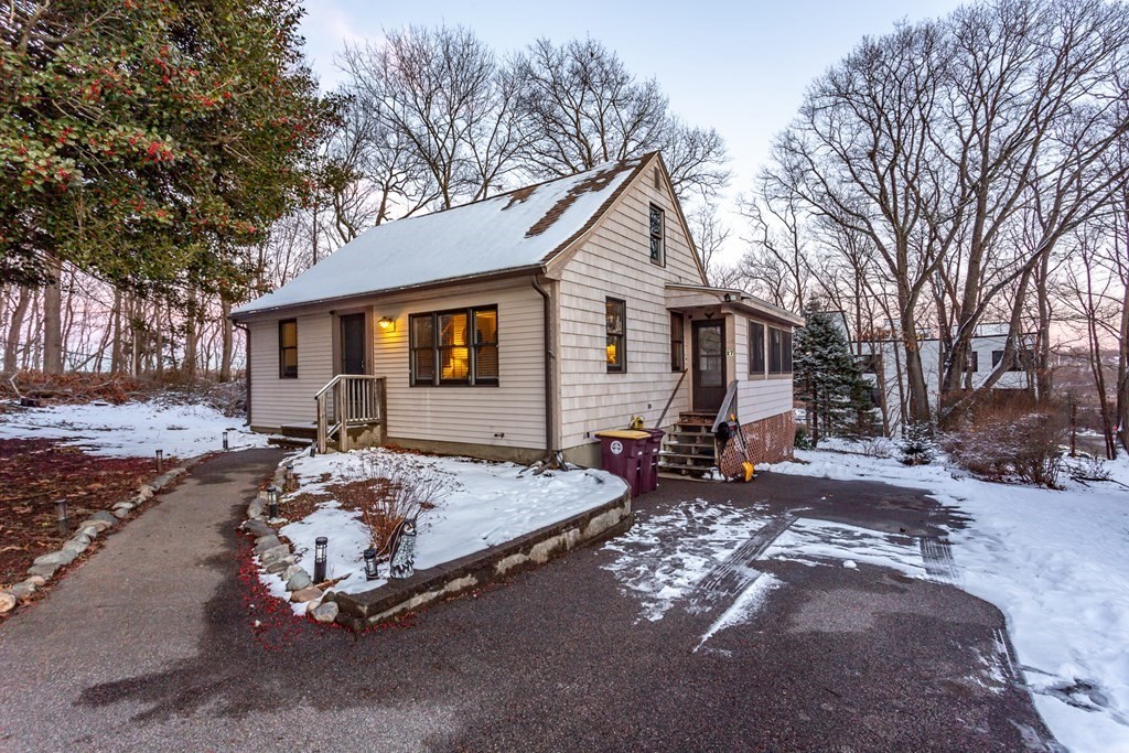 27 Sumner Road Weymouth, MA 02189 - Photo 1 of 21 Gallery Image 1
