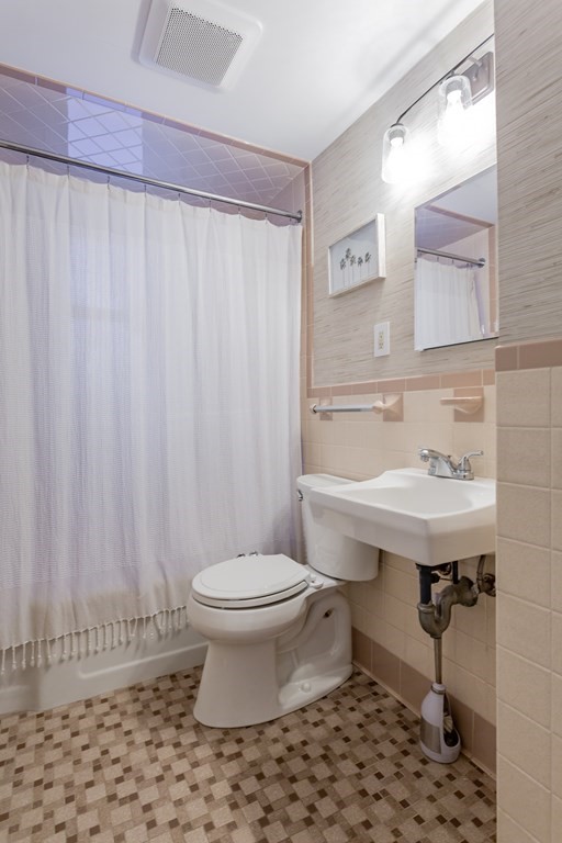 27 Sumner Road Weymouth, MA 02189 - Photo 12 of 21 Gallery Image 12