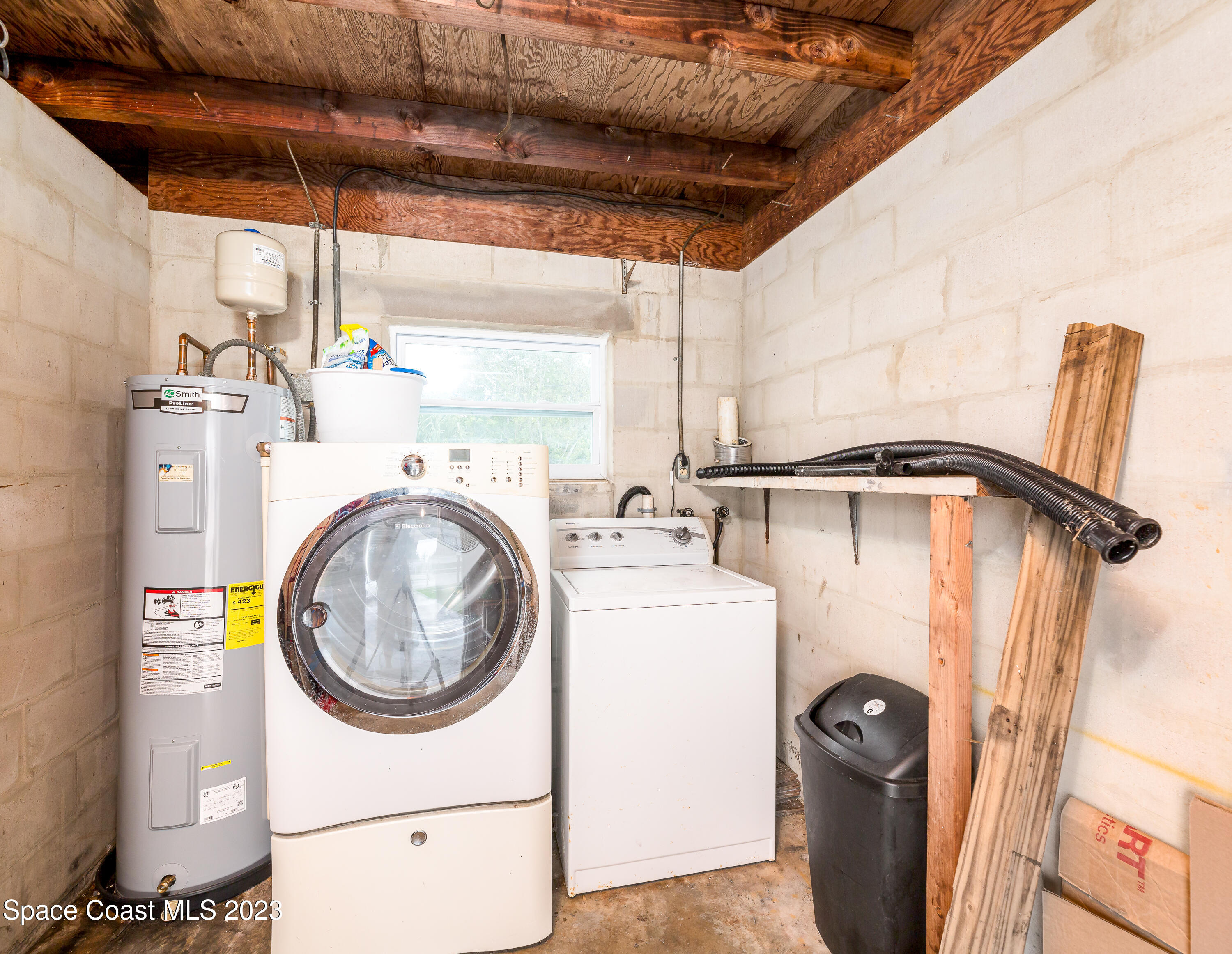 1918 Croton Road Melbourne, FL 32935 - Photo 23 of 29 Laundry