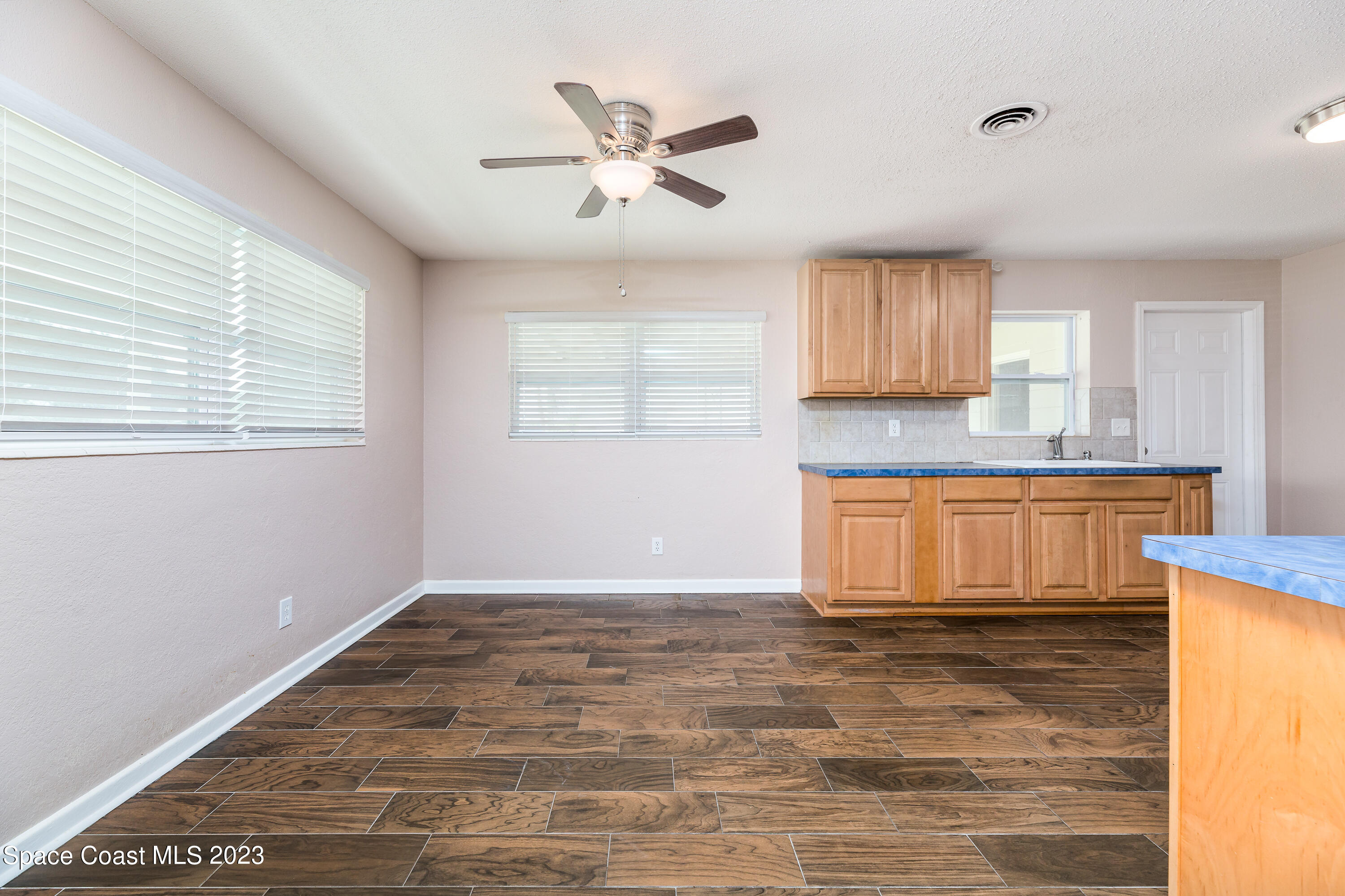 1918 Croton Road Melbourne, FL 32935 - Photo 8 of 29 Dining/Kitchen