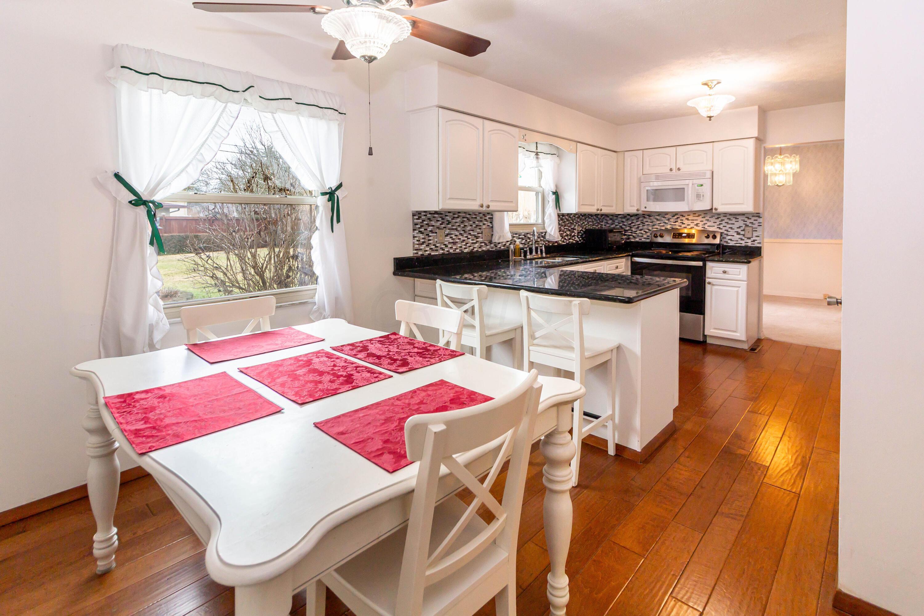 5575 Rockport Road Columbus, OH 43235 - Photo 6 of 28 5575 Rockport rd (6)