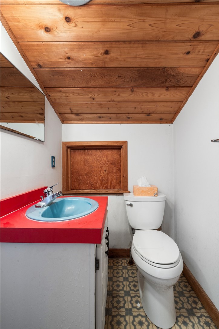 1035 Mohegan Trail Block Island, RI 02807 - Photo 36 of 50