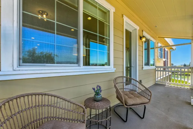 $1,170,000 | 636 Fan Tail Way, Unit 905, Redwood City, CA 94063