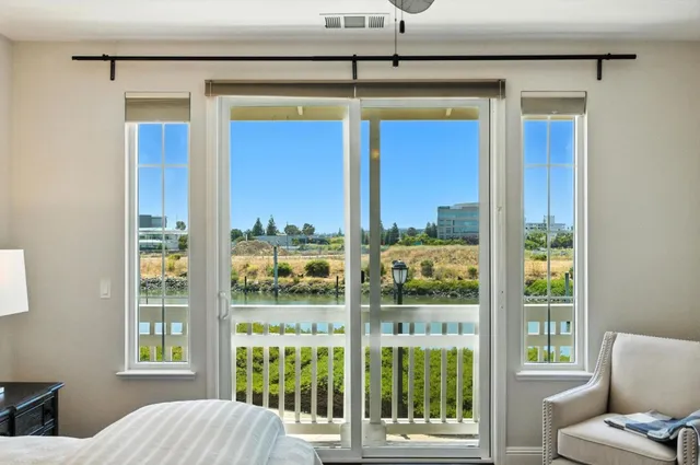 $1,170,000 | 636 Fan Tail Way, Unit 905, Redwood City, CA 94063