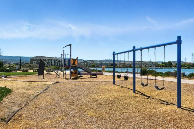 $1,170,000 | 636 Fan Tail Way, Unit 905, Redwood City, CA 94063