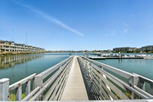 $1,170,000 | 636 Fan Tail Way, Unit 905, Redwood City, CA 94063