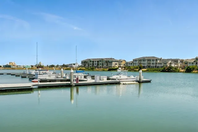 $1,170,000 | 636 Fan Tail Way, Unit 905, Redwood City, CA 94063