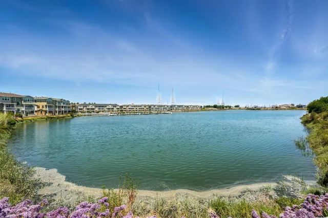 $1,170,000 | 636 Fan Tail Way, Unit 905, Redwood City, CA 94063